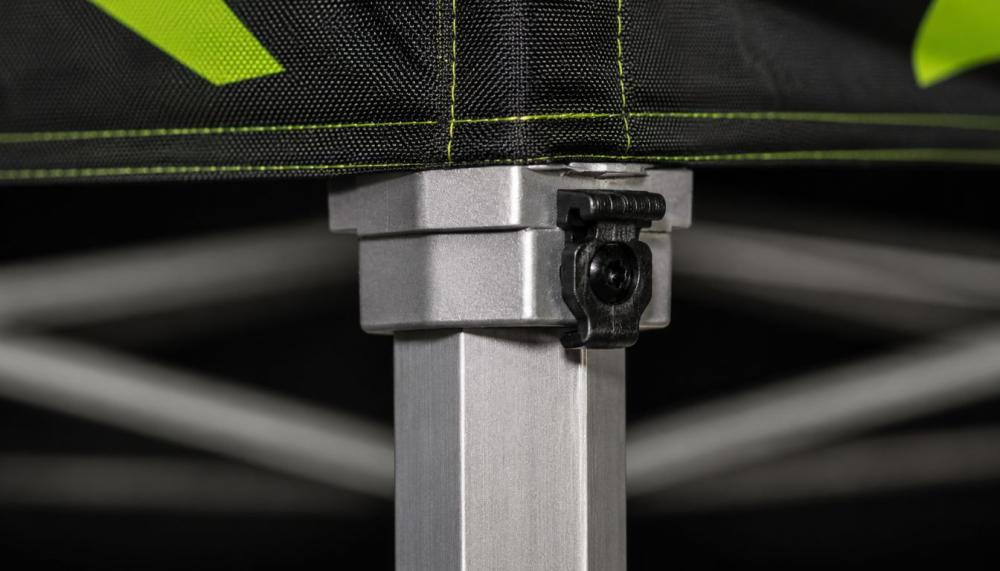Close-up detail of the 40mm hexagonal aluminum frame and 600D fabric